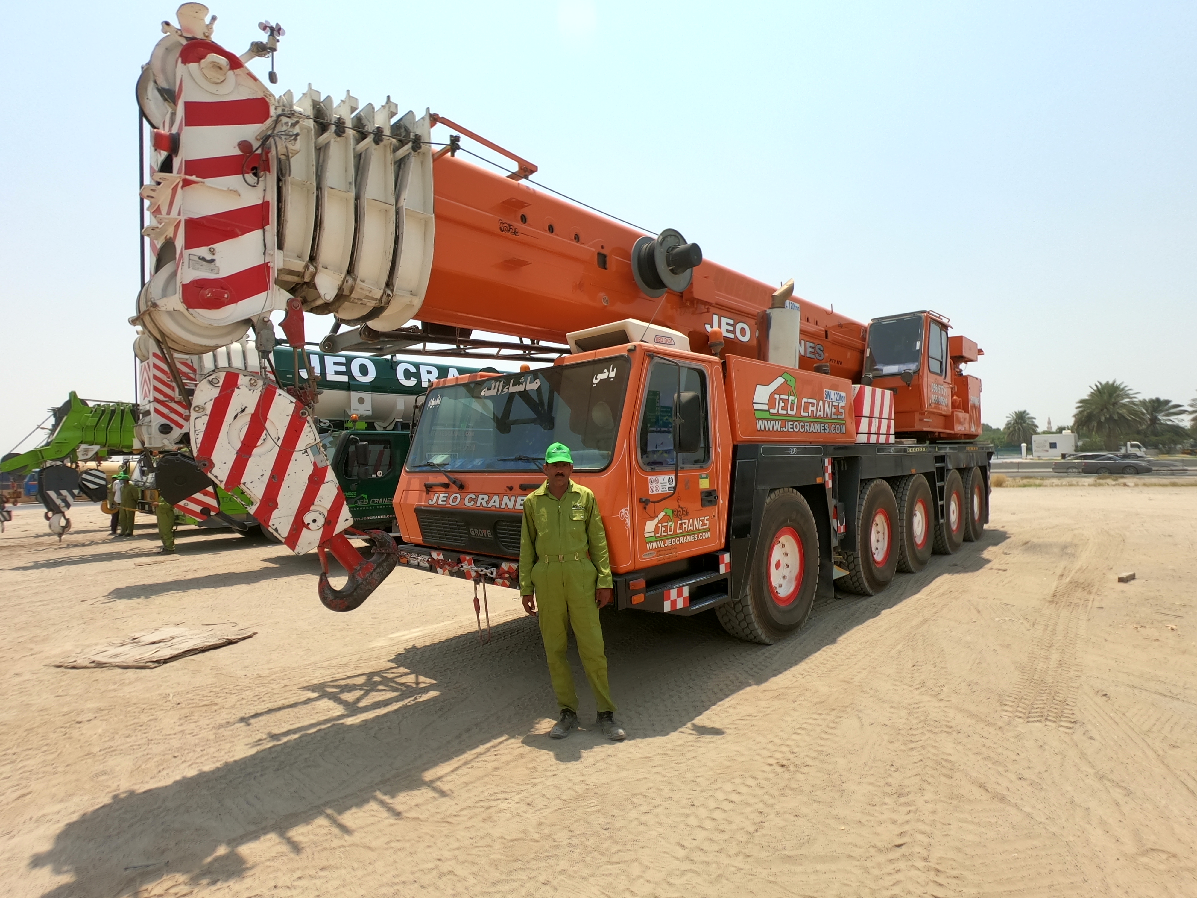 uae cranes 